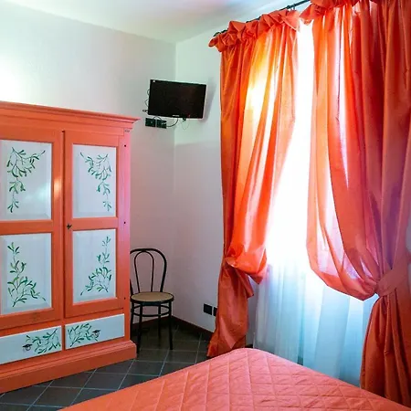 Hotel La Food & Drink For Rent - No Reception -