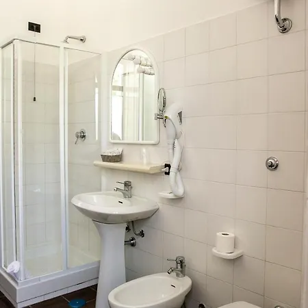 La Food & Drink For Rent - No Reception - *