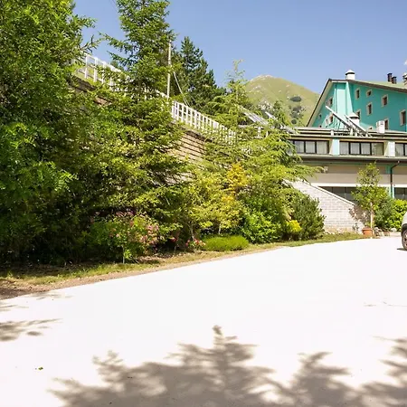 La Food & Drink For Rent - No Reception - *