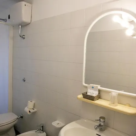 La Food & Drink For Rent - No Reception - *