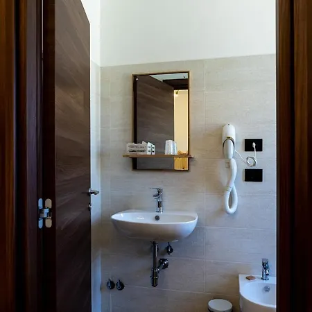 Hotel La Food & Drink For Rent - No Reception - L'Aquila