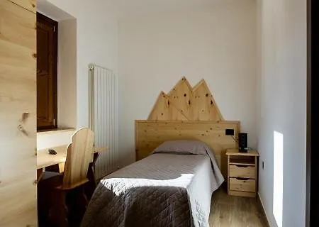 Hotel La Food & Drink For Rent - No Reception -