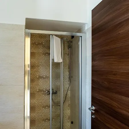 Hotel La Food & Drink For Rent - No Reception - L'Aquila