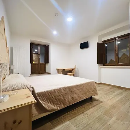 La Food & Drink For Rent - No Reception -