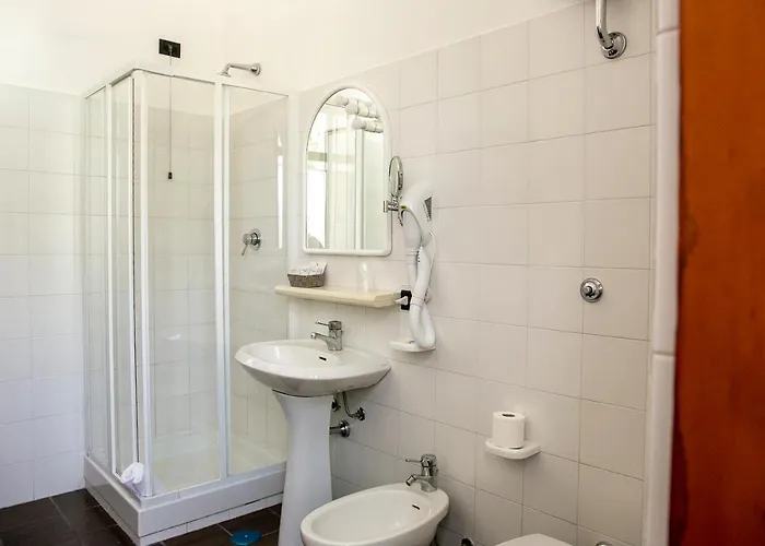 La Food & Drink For Rent - No Reception - *