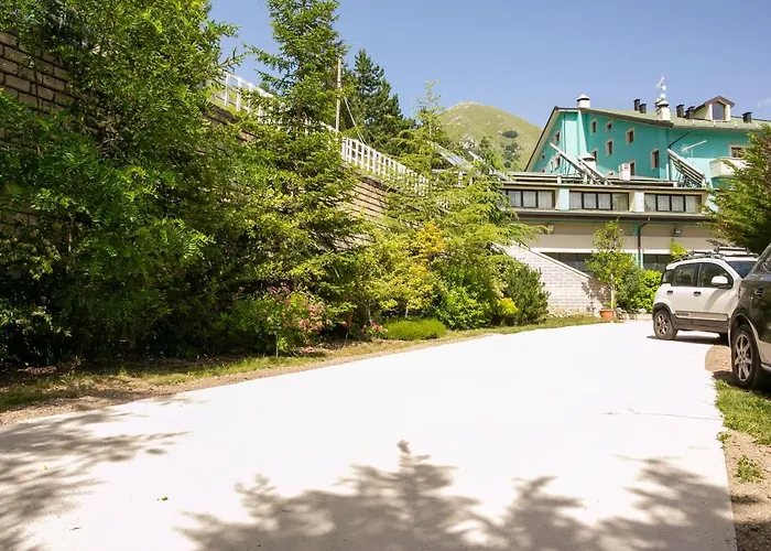 La Food & Drink For Rent - No Reception - *