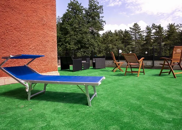 La Food & Drink For Rent - No Reception -