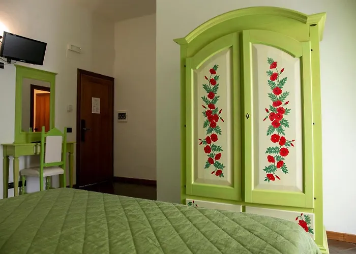 La Food & Drink For Rent - No Reception -