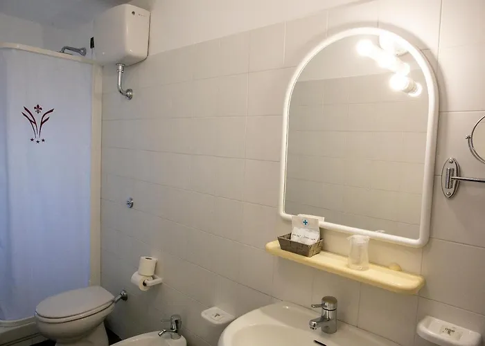 La Food & Drink For Rent - No Reception - *